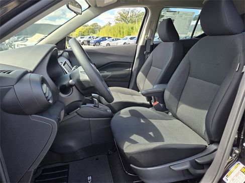 New 2025 Nissan Kicks Play S image 10