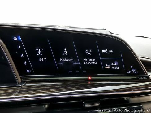 Used 2021 Cadillac Escalade ESV Premium Luxury w/ Driver Assist Tech Package AWD/4WD image 17