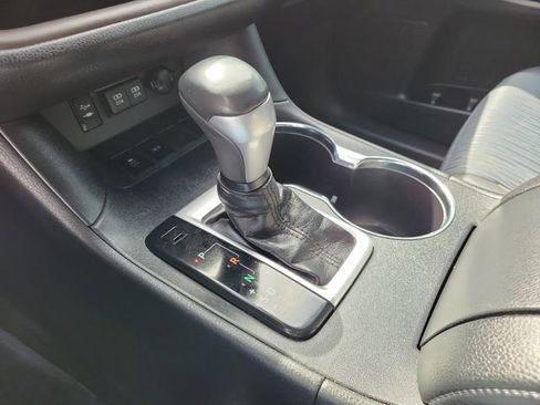Used 2019 Toyota Highlander Plus image 28