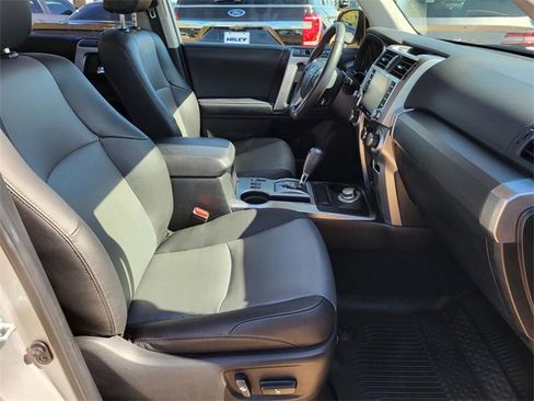 Used 2021 Toyota 4Runner SR5 Premium image 9