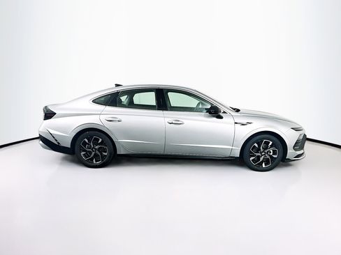 Used 2025 Hyundai Sonata SEL FWD image 10