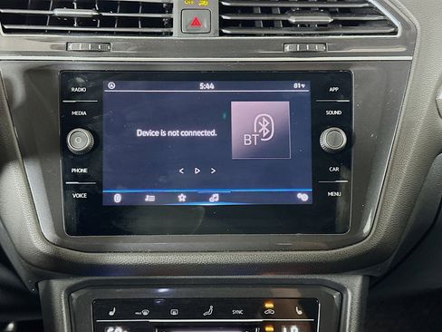 Used 2023 Volkswagen Tiguan SE FWD image 19
