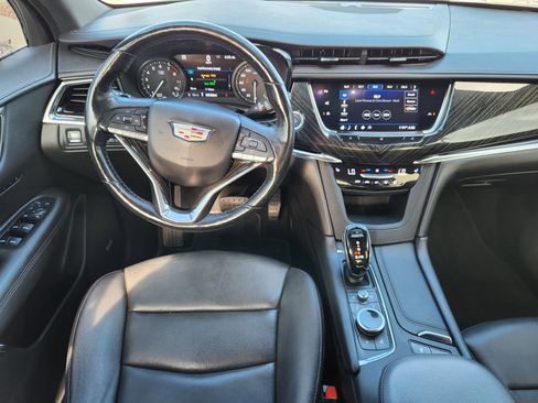 Used 2020 Cadillac XT6 Premium Luxury image 9