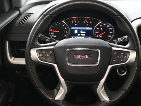 Used 2024 GMC Terrain SLE w/ Driver Convenience Package image 19