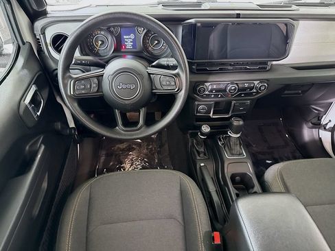 Used 2024 Jeep Gladiator Sport AWD/4WD image 3