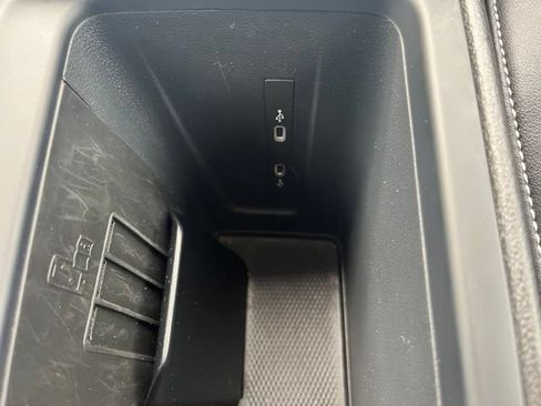 Used 2026 Volkswagen Tiguan SE FWD image 31