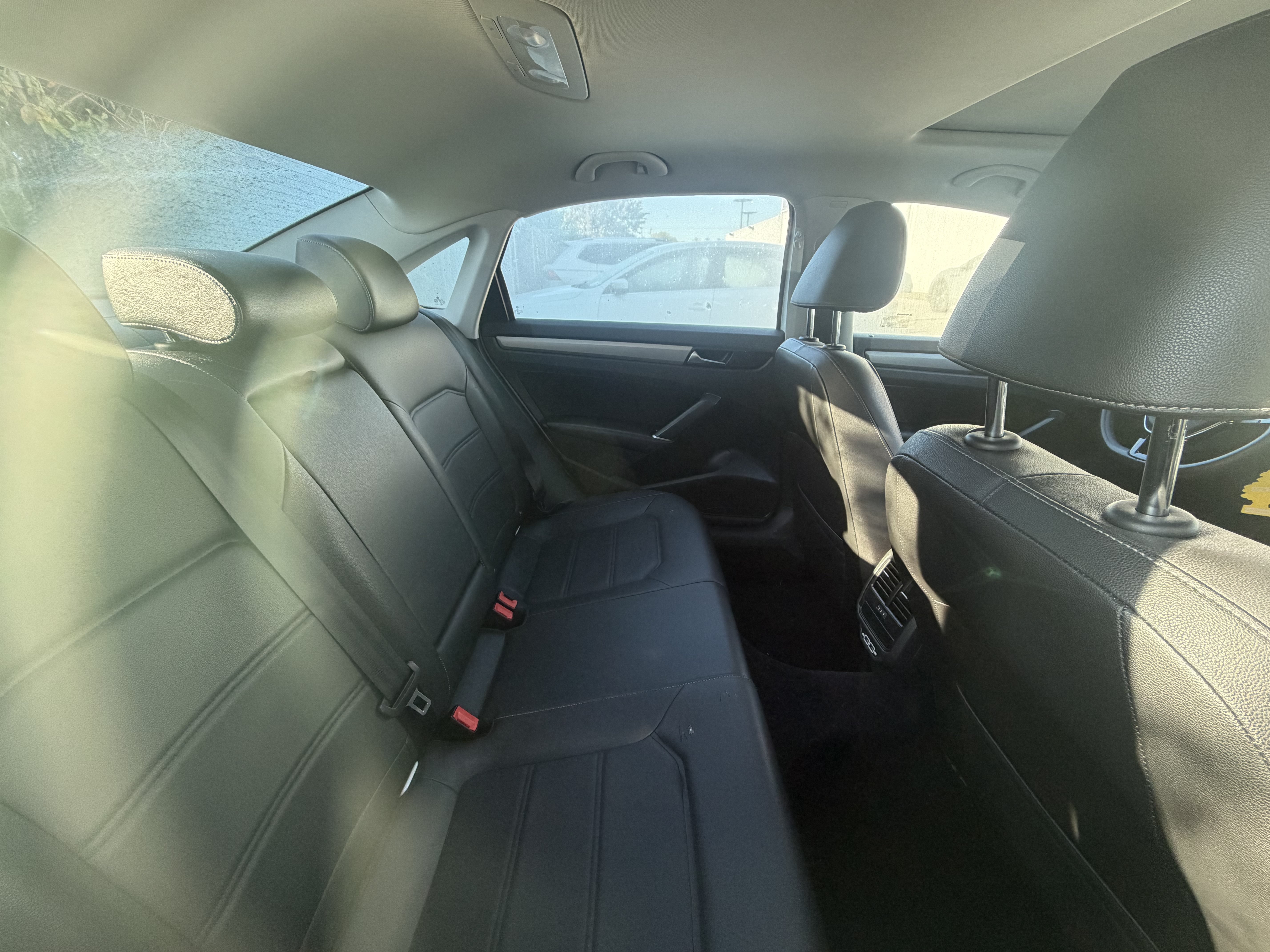 Used 2022 Volkswagen Passat 2.0T SE FWD image 5