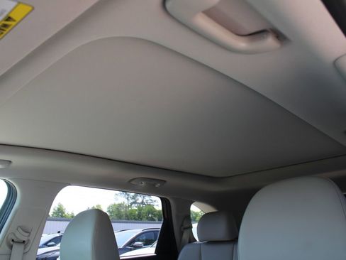 Certified 2025 Kia Sorento S w/ Panoramic Sunroof Package FWD image 60