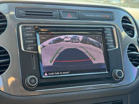 Used 2017 Volkswagen Tiguan S FWD image 30