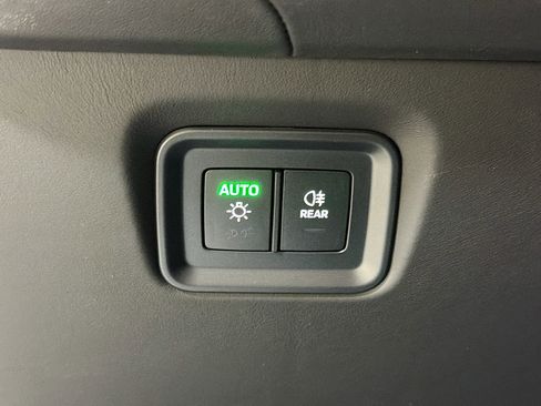 Certified 2025 Porsche Cayenne Turbo image 35