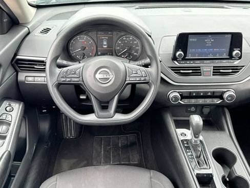Used 2024 Nissan Altima 2.5 S FWD image 13
