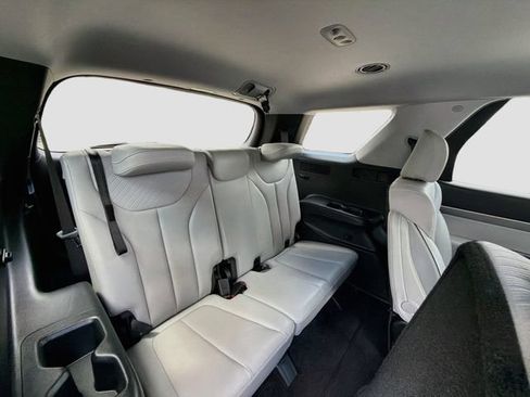Used 2023 Hyundai Palisade SEL FWD image 32