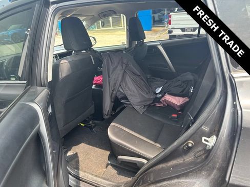 Used 2016 Toyota RAV4 LE AWD/4WD image 8