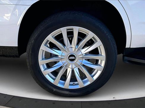 Used 2022 Cadillac Escalade Luxury image 36