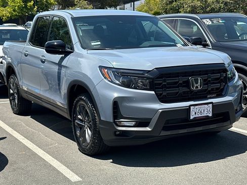 Used 2024 Honda Ridgeline Sport image 2