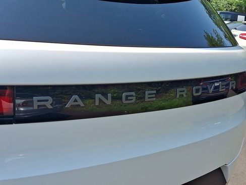Used 2024 Land Rover Range Rover Sport SE AWD/4WD image 29