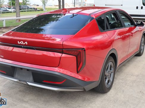 Used 2025 Kia K4 FWD image 3