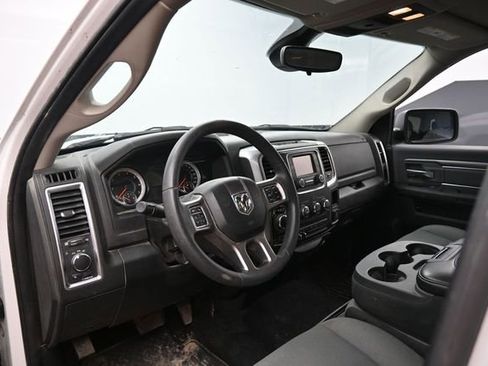 Used 2022 RAM 1500 Classic SLT AWD/4WD image 12