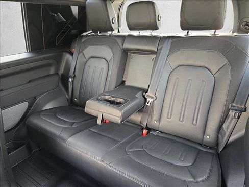 Used 2022 Land Rover Defender 90 X-Dynamic S AWD/4WD image 13