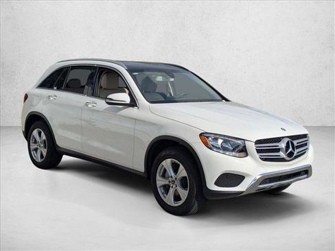 Used 2017 Mercedes-Benz GLC 300 image 3