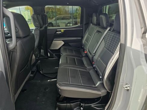 Used 2025 GMC Sierra EV Denali AWD/4WD image 17
