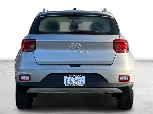 Certified 2025 Hyundai Venue SEL image 6