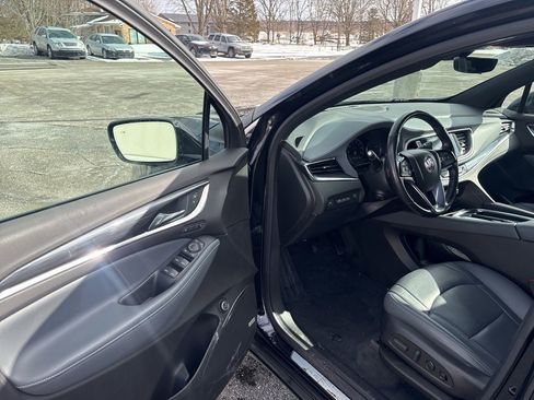 Used 2022 Buick Enclave Premium image 21