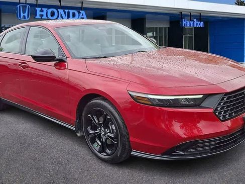 Certified 2025 Honda Accord SE image 2