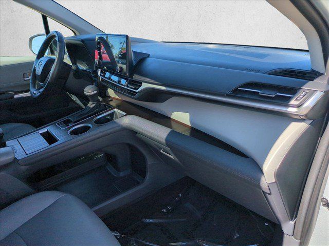 Certified 2023 Toyota Sienna XLE FWD image 21