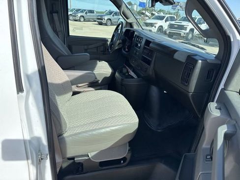 Used 2025 GMC Savana 3500 LT w/ LT Preferred Equipment Group RWD image 15