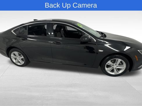 Used 2018 Buick Regal Preferred FWD image 2