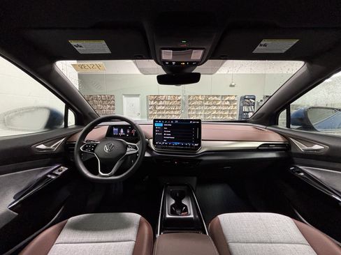 New 2025 Volkswagen ID.4 Pro image 16