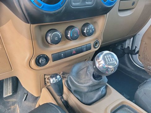 Used 2011 Jeep Wrangler Sahara AWD/4WD image 16