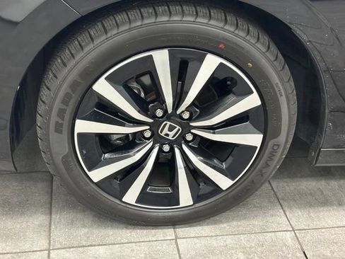 Used 2023 Honda Civic EX-L image 6