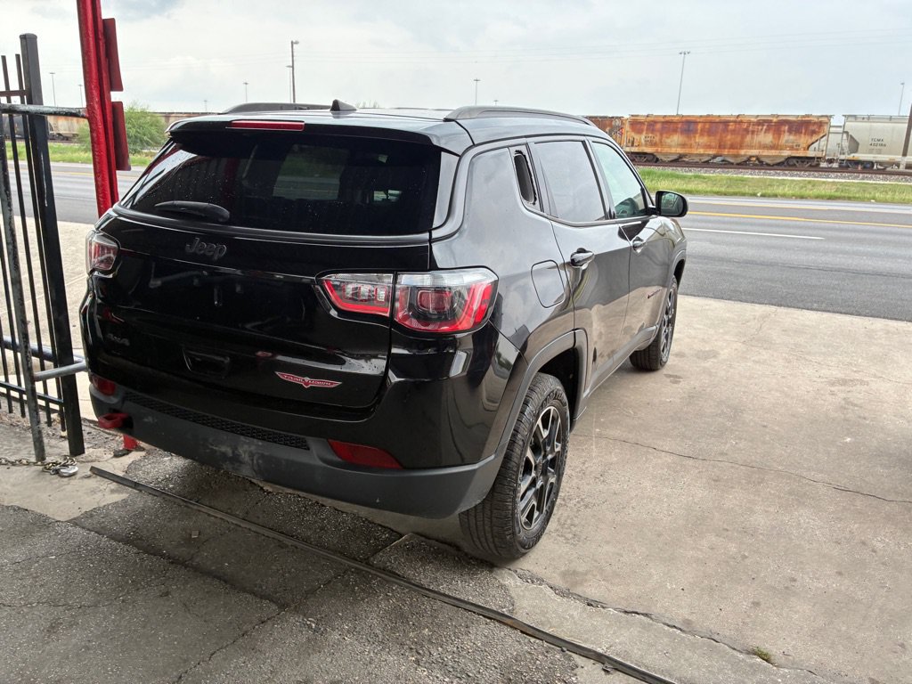 Used 2020 Jeep Compass Trailhawk AWD/4WD image 12
