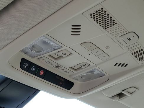 Used 2025 Cadillac XT6 Premium Luxury w/ LPO, Floor Liner Package AWD/4WD image 19