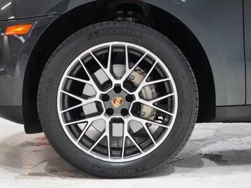 Used 2018 Porsche Macan S AWD/4WD image 11