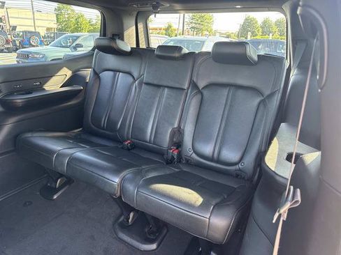 Used 2023 Jeep Wagoneer Series II AWD/4WD image 9
