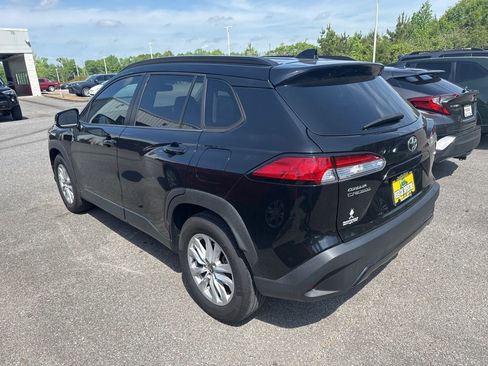 Used 2022 Toyota Corolla Cross LE w/ Moonroof Package FWD image 5