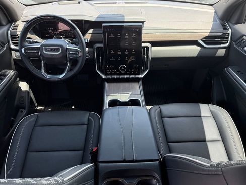 Used 2026 GMC Acadia Denali w/ Super Cruise Package FWD image 12