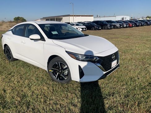 New 2025 Nissan Sentra SV w/ SV Premium Package image 3