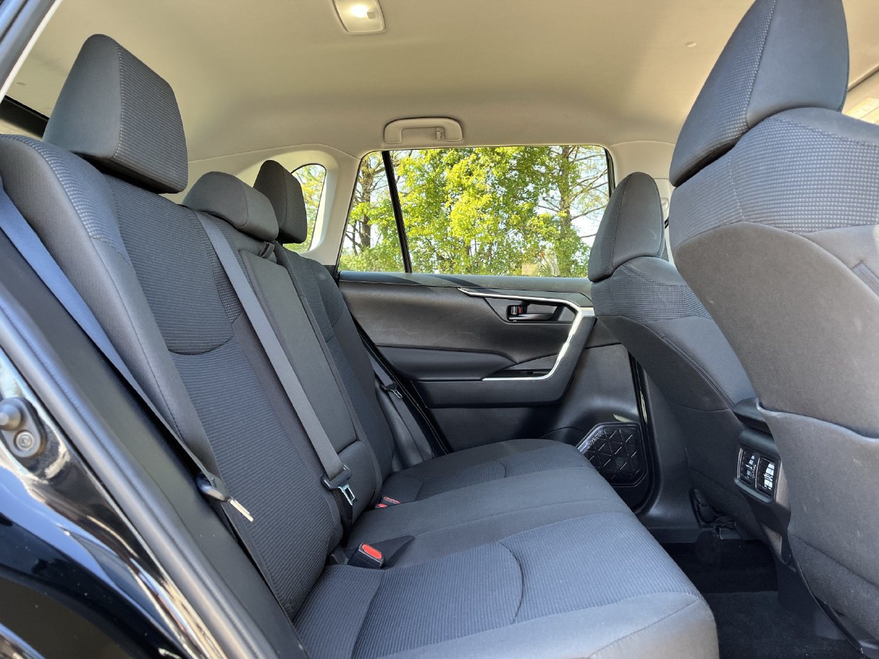 Used 2024 Toyota RAV4 LE FWD image 27