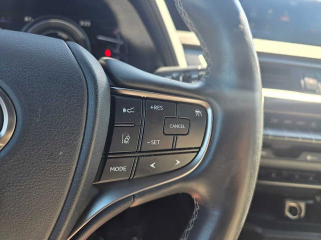 Used 2020 Lexus UX 250h w/ Premium Package AWD/4WD image 32