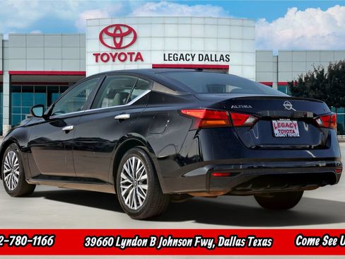 Used 2023 Nissan Altima 2.5 SV FWD image 6