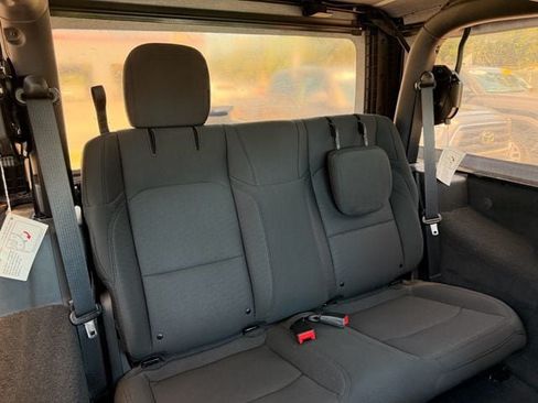 Used 2020 Jeep Wrangler Sport AWD/4WD image 18
