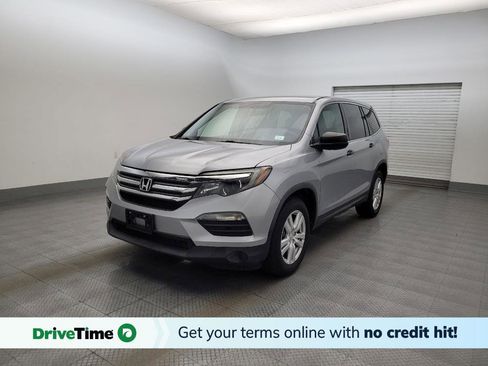 Used 2017 Honda Pilot LX image 1