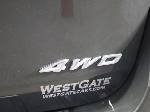 Used 2022 Ford Explorer XLT w/ Equipment Group 202A AWD/4WD image 43