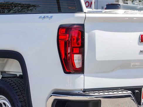 Used 2023 GMC Sierra 1500 Pro AWD/4WD image 7