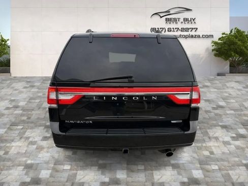 Used 2015 Lincoln Navigator 4WD image 4