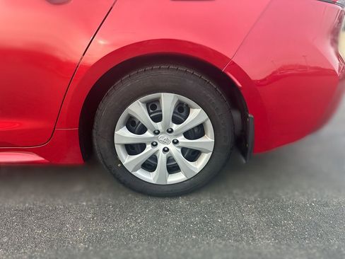 Used 2020 Toyota Corolla LE image 17